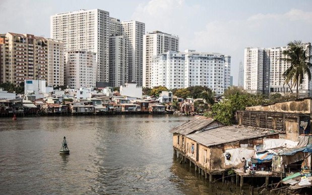 Lâm Văn Bé:  Giàu nghèo Việt Nam hôm nay thật lố bịch